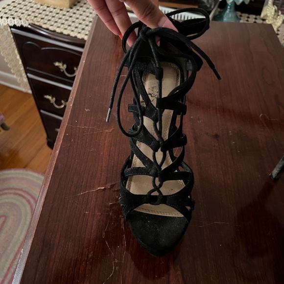CHINESE LAUNDRY - VELVET LACE UP STILETTO HEELS - Picture 2 of 4